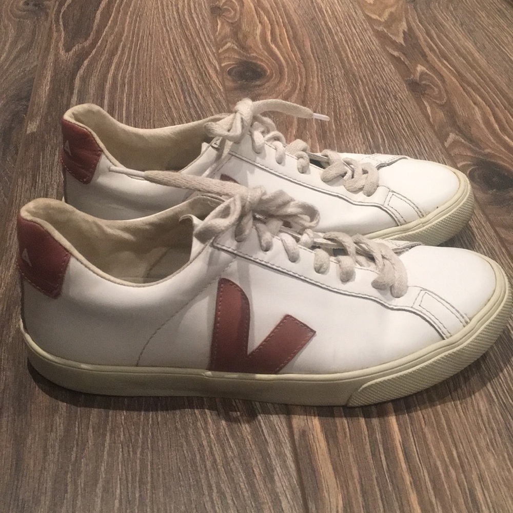 Veja White/Pink Classic Sneakers Size 7